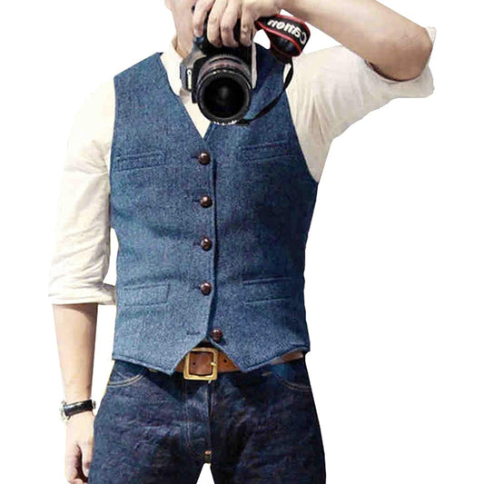 "Gilet elegante uomo con vestibilità sartoriale, disponibile in vari colori, perfetto per eventi formali e casual."