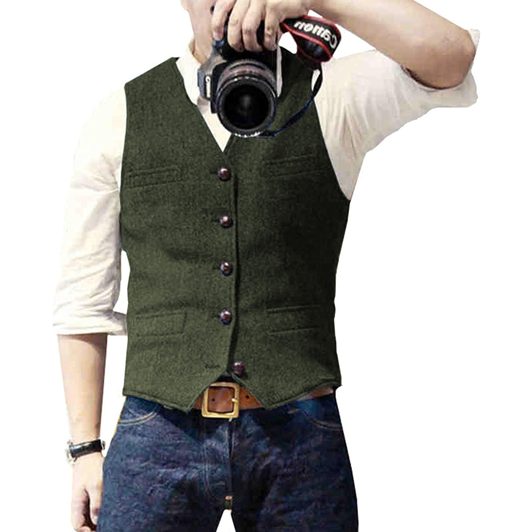 "Gilet elegante uomo con vestibilità sartoriale, disponibile in vari colori, perfetto per eventi formali e casual."