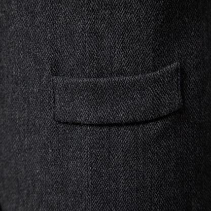 "Gilet elegante uomo con vestibilità sartoriale, disponibile in vari colori, perfetto per eventi formali e casual."