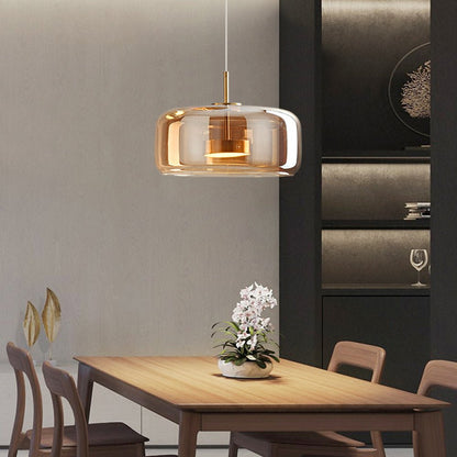 "Lampada a sospensione in vetro ambra con struttura in metallo dorato, stile retrò, dona luce calda ed eleganza al tuo spazio