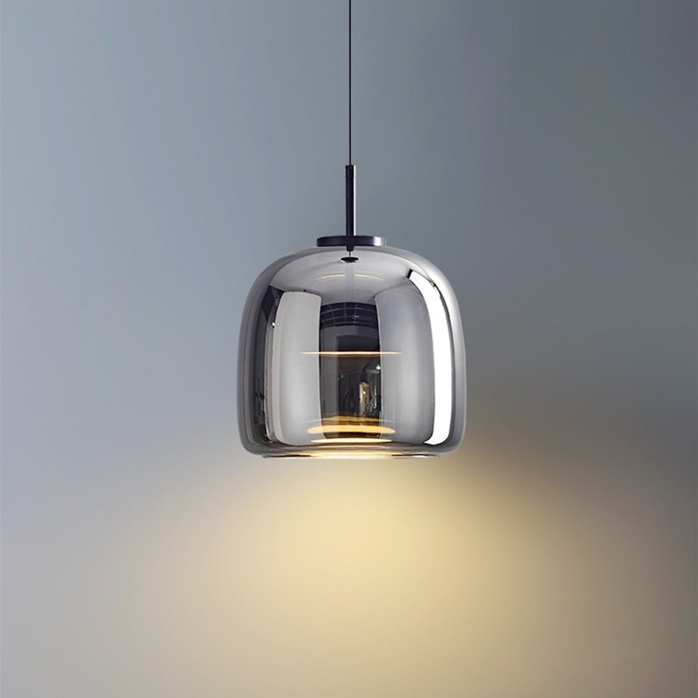 "Lampada a sospensione in vetro ambra con struttura in metallo dorato, stile retrò, dona luce calda ed eleganza al tuo spazio