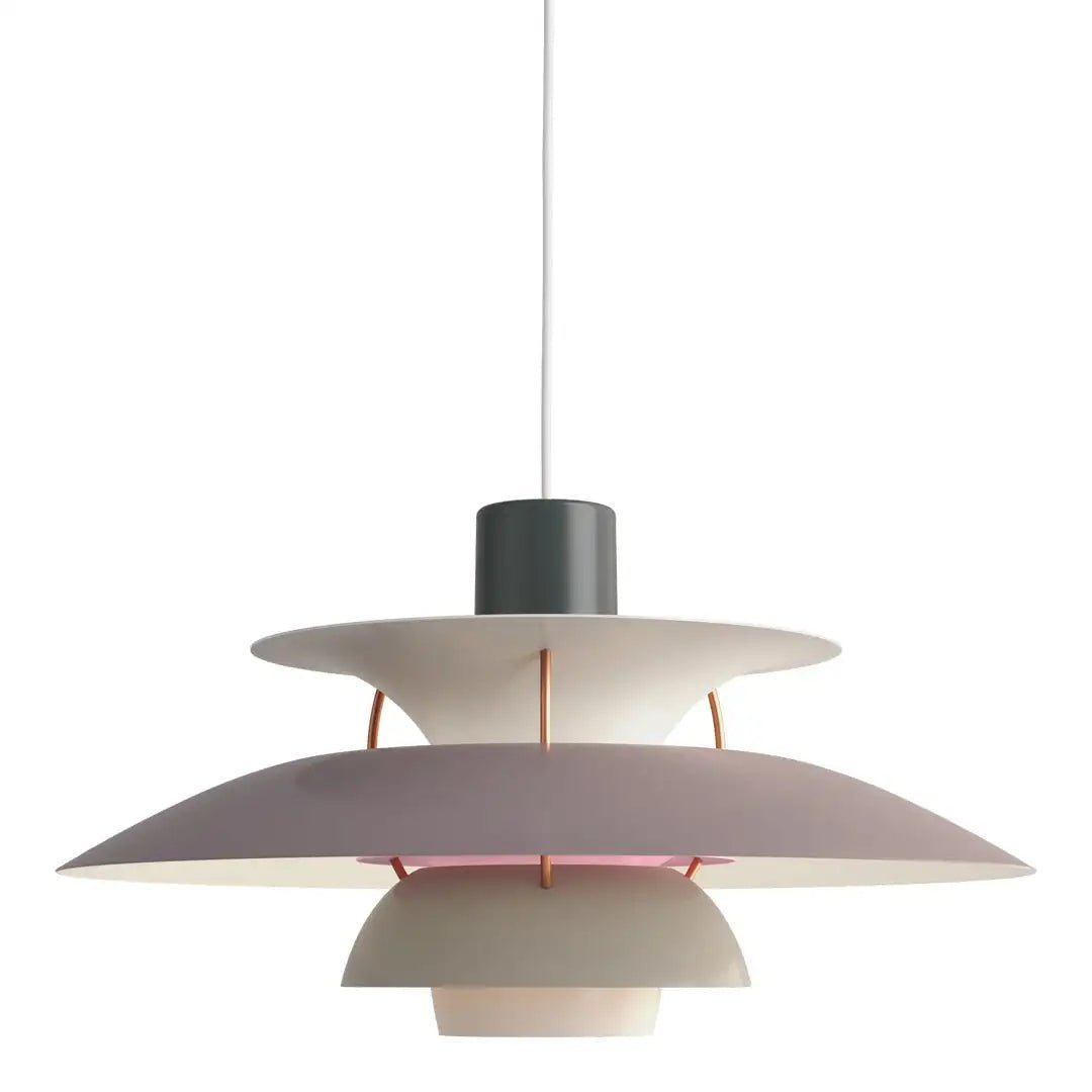"Lampada a sospensione multicolore elegante con design versatile e finitura in ferro, ideale per illuminazione moderna."