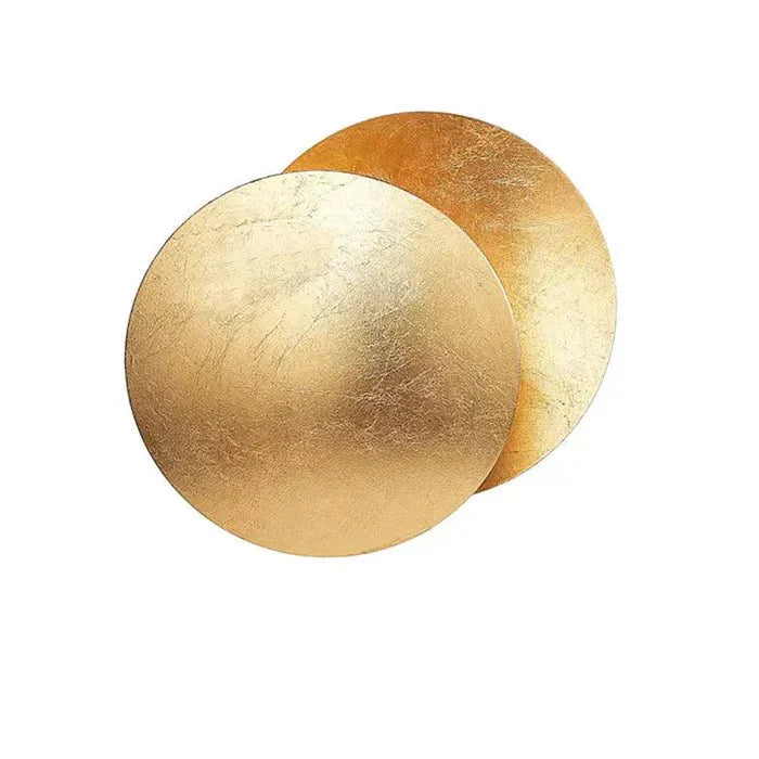 "Lampada da parete design eclisse, luce soffusa calda, metallo resistente, per atmosfera accogliente in soggiorno o camera."