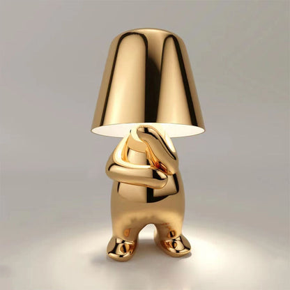 "Lampada da tavolo Lucerna in metallo bianco, design sottile ed elegante, illuminazione LED regolabile, ideale per ufficio."