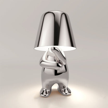 "Lampada da tavolo Lucerna in metallo bianco, design sottile ed elegante, illuminazione LED regolabile, ideale per ufficio."