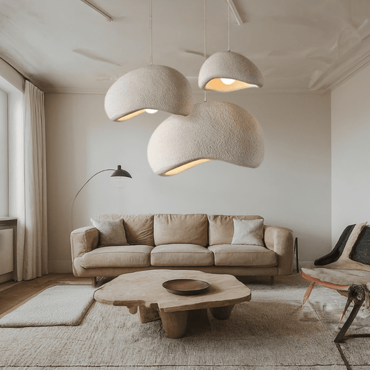 "Lampada sospensione bordeaux elegante in metallo e vetro, design minimalista, crea atmosfera sofisticata in casa."