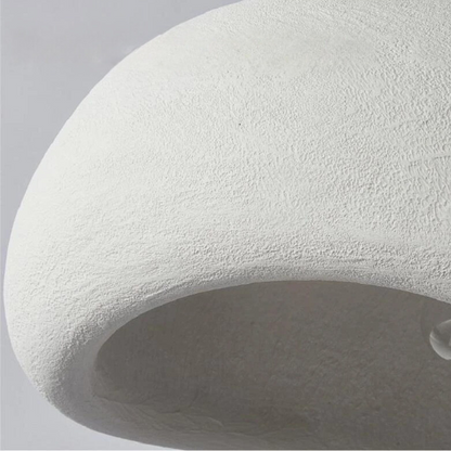 "Lampada sospensione bordeaux elegante in metallo e vetro, design minimalista, crea atmosfera sofisticata in casa."