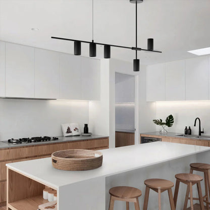 Lampadario sospeso moderno da soffitto con cilindri slanciati e design fluttuante in alluminio, ideale per interni eleganti.
