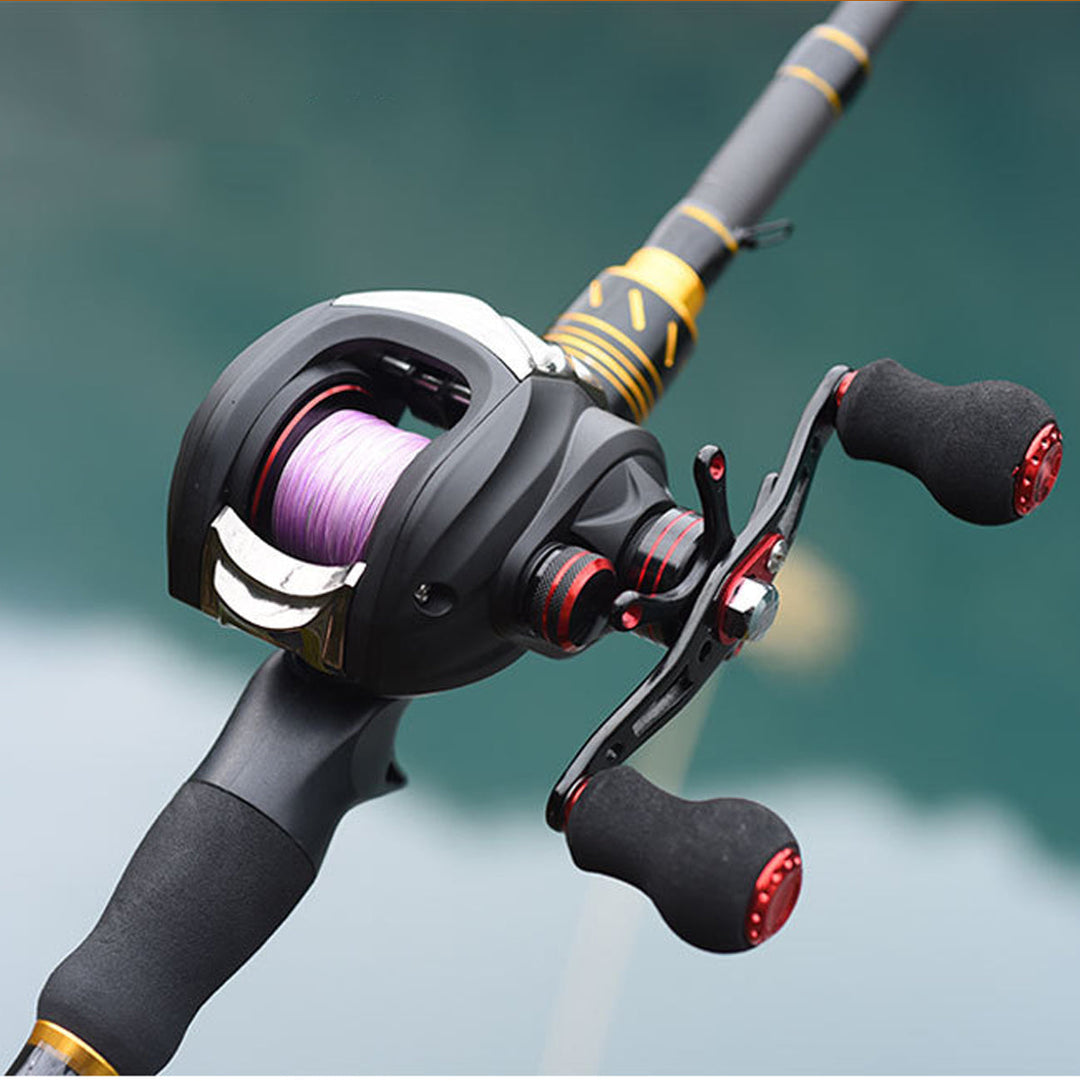 Ergonomic carbon fiber telescopic rod, ensures comfortable grip during travel fishing.