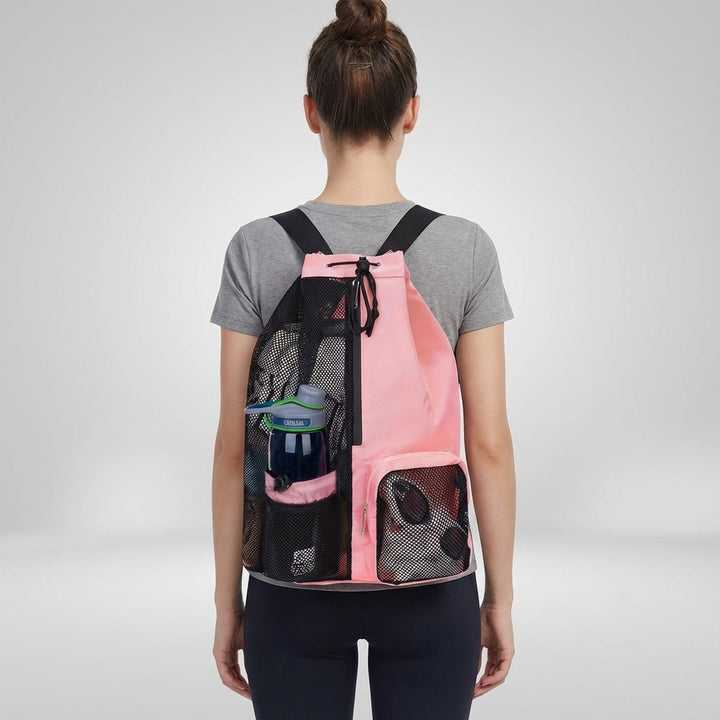 Lightweight unisex travel & sports duffle bag with a practical wet pocket. Ideal for gym or weekender trips.