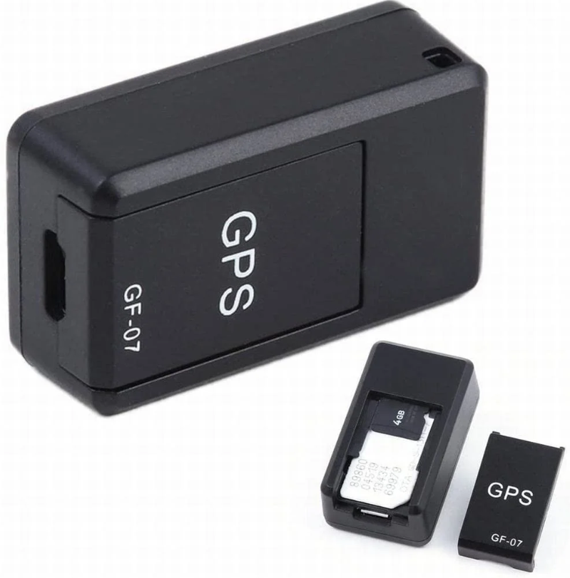 "Localizzatore GPS magnetico nero compatto per veicoli, resistente, con copertura globale e facile installazione."