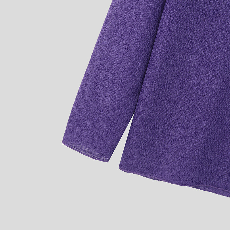 "Maglietta uomo sottile e traspirante, design minimalista, in vari colori, ideale per comfort quotidiano senza costrizioni."