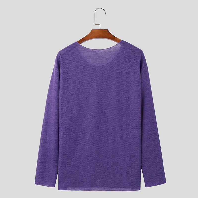 "Maglietta uomo sottile e traspirante, design minimalista, in vari colori, ideale per comfort quotidiano senza costrizioni."