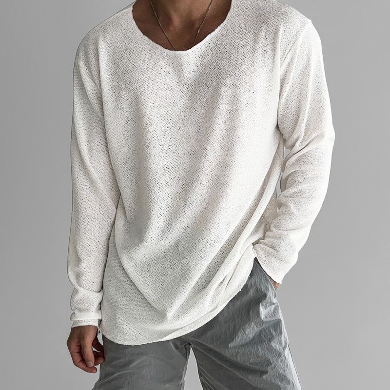 "Maglietta uomo sottile e traspirante, design minimalista, in vari colori, ideale per comfort quotidiano senza costrizioni."