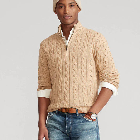 "Maglione di lana uomo blu scuro calda vestibilità pulita, ideale per look eleganti nei mesi freddi."