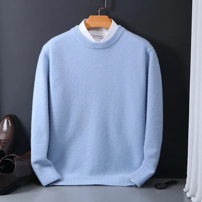 "Maglione unisex in maglia morbida, design elegante e raffinato, perfetto per look invernali classici e versatile."