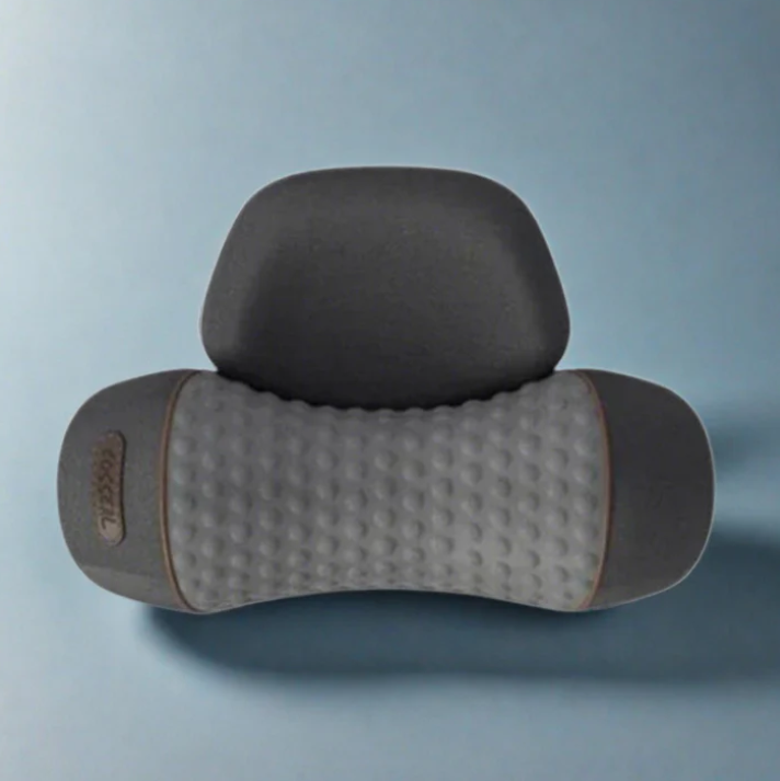 "Massaggiatore per collo ergonomico, memory foam blu e bianco per sollievo muscolare e relax quotidiano."
