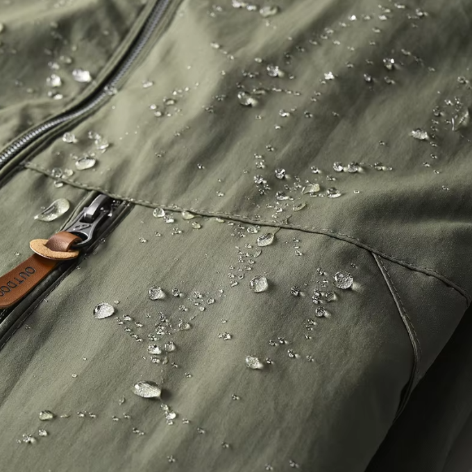 Men's water-resistant outdoor jacket, lightweight alpine design for active men, hiking & exploring.