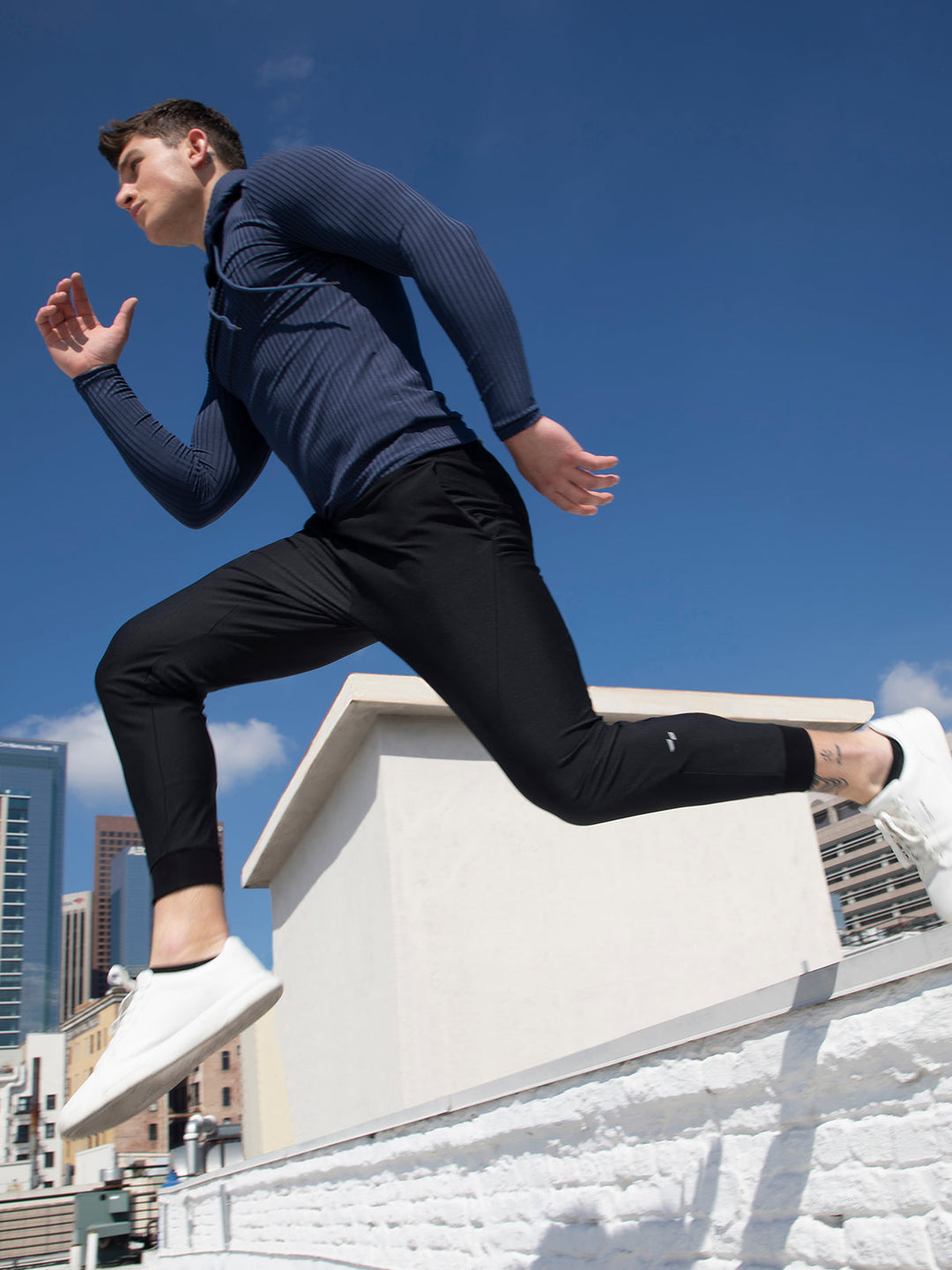 Arezzo men's performance joggers, ultimate comfort & modern athletic style.