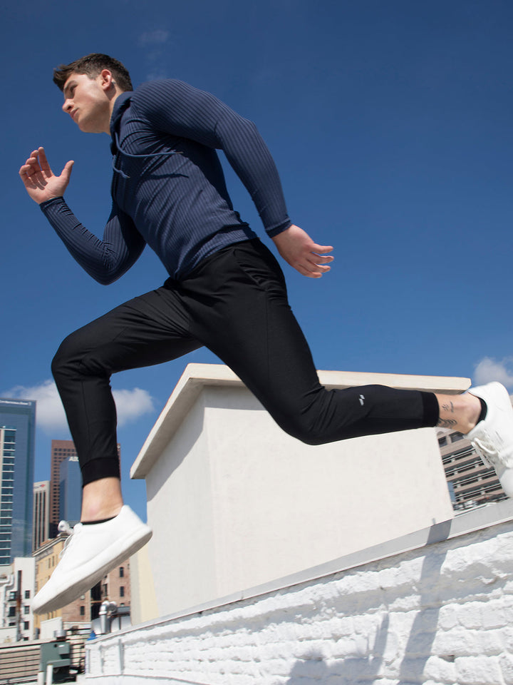 Arezzo men's performance joggers, ultimate comfort & modern athletic style.
