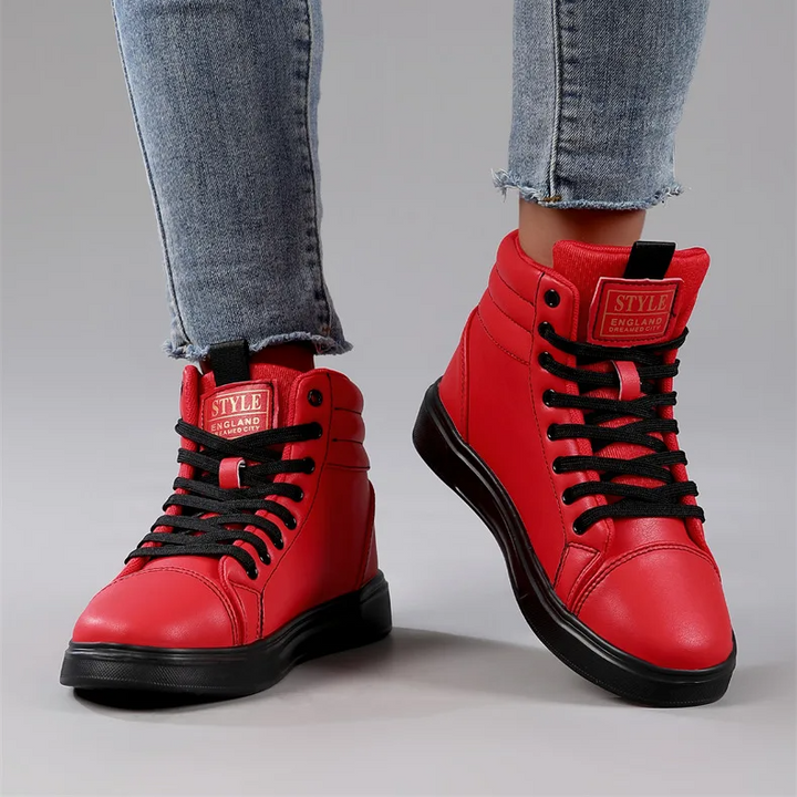 Stylish men's high-top athletic shoes with padded ankle for comfort and durability.