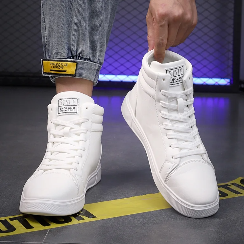 Athletic high-top sneakers for men, designed for dynamic style and everyday comfort.