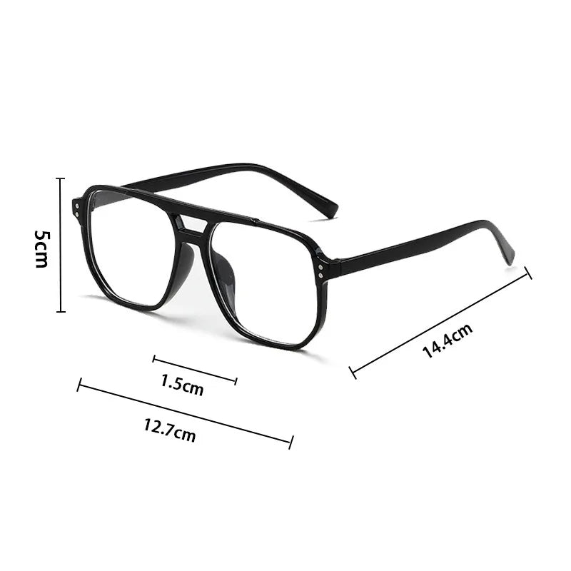 Fashionable men's UV400 sunglasses for stylish eye protection. Durable, lightweight & bold eyewear.
