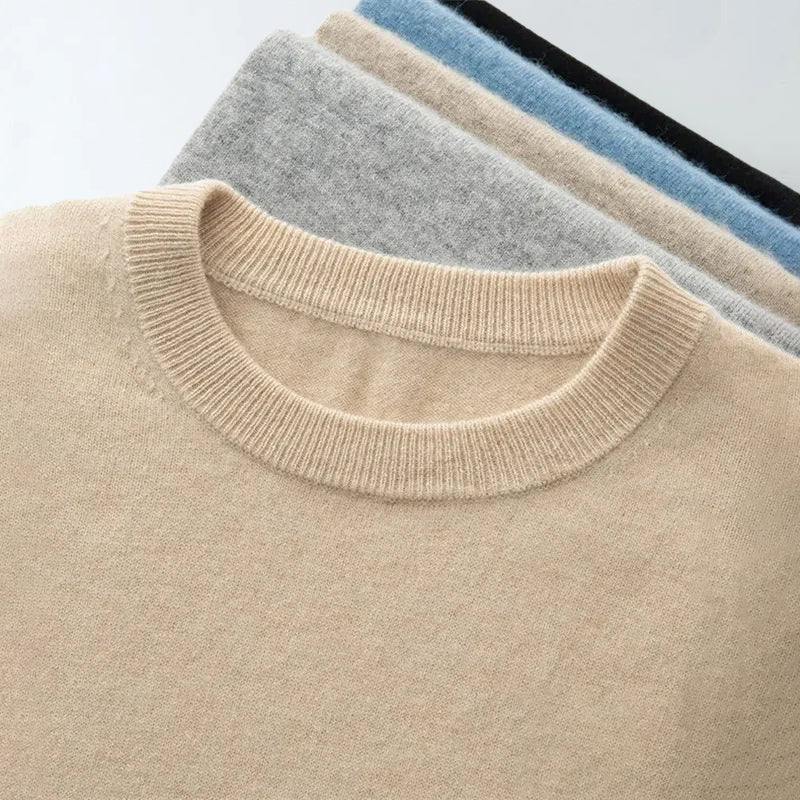 Casual yet luxurious men's Bordeaux short sleeve t-shirt, an O-neck tee with effortless style.