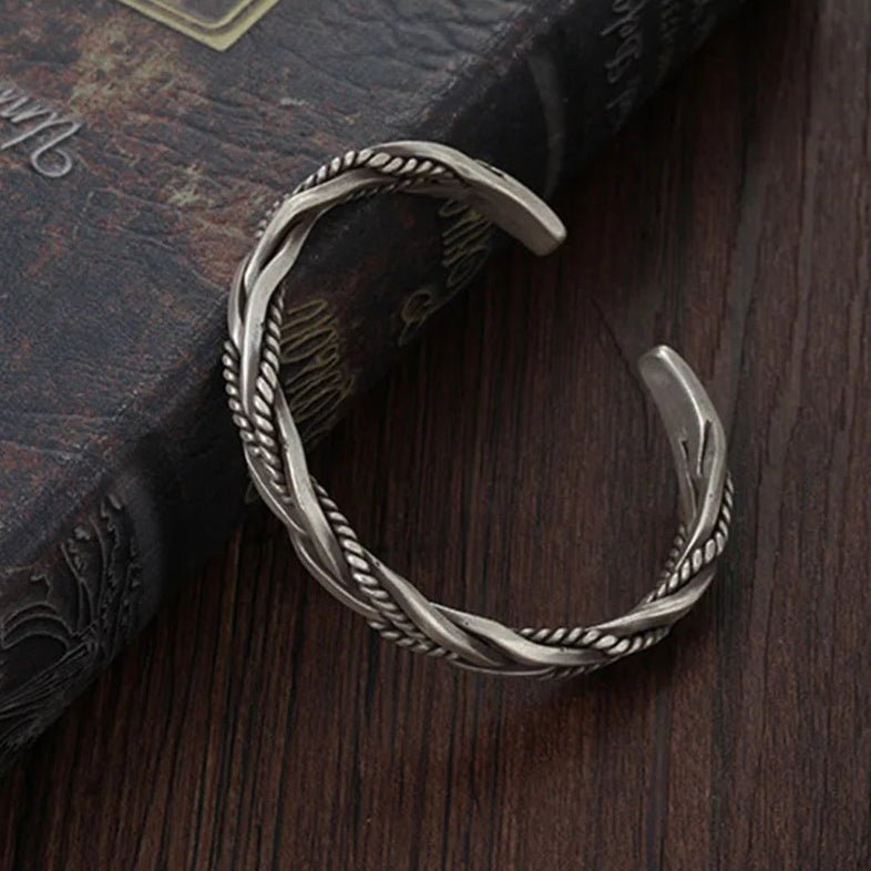 Elegant men's braided sterling silver cuff. An adjustable and stylish silver bracelet, essential men's accessory.
