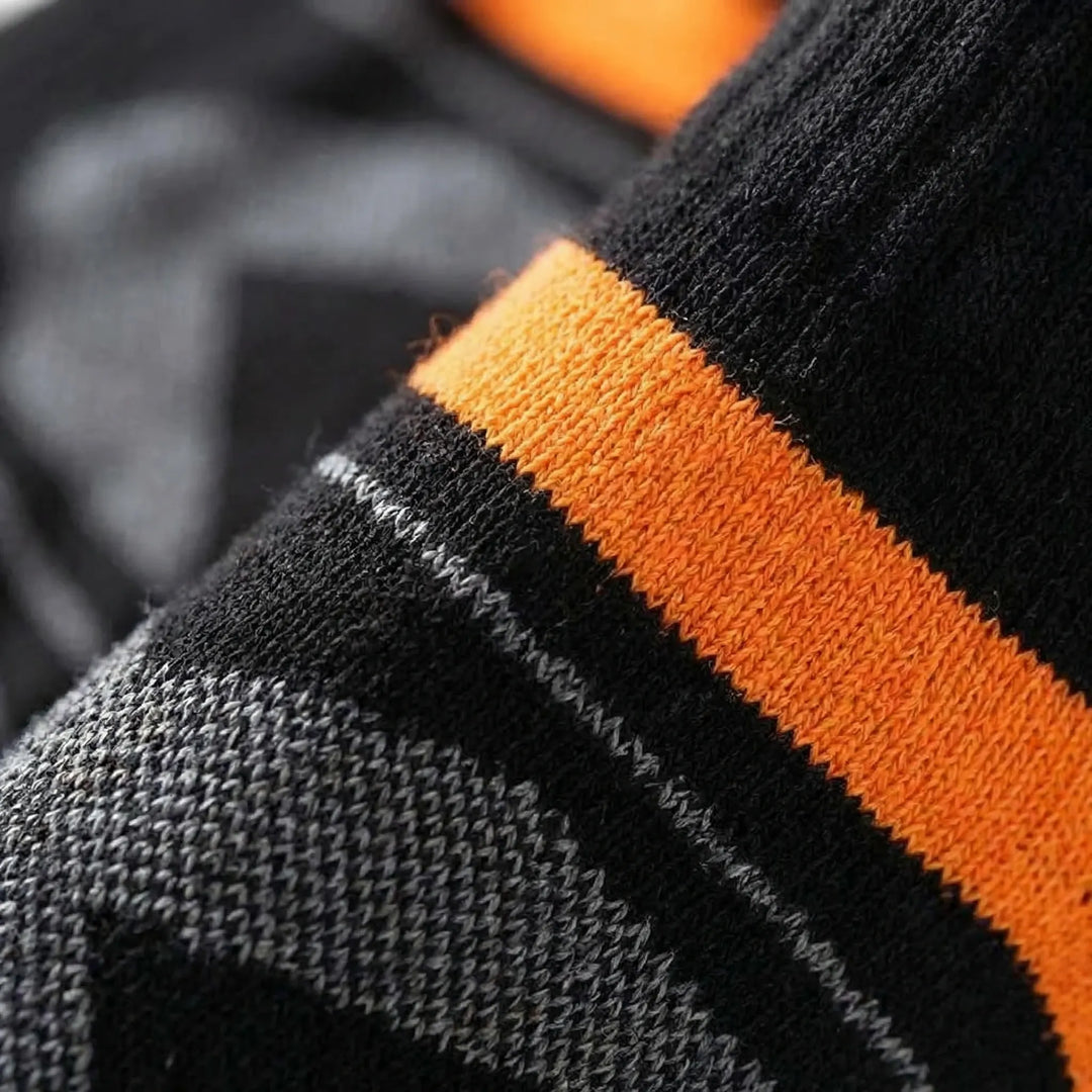 Cushioned men's ankle athletic socks, breathable & moisture-wicking for all-day active wear.