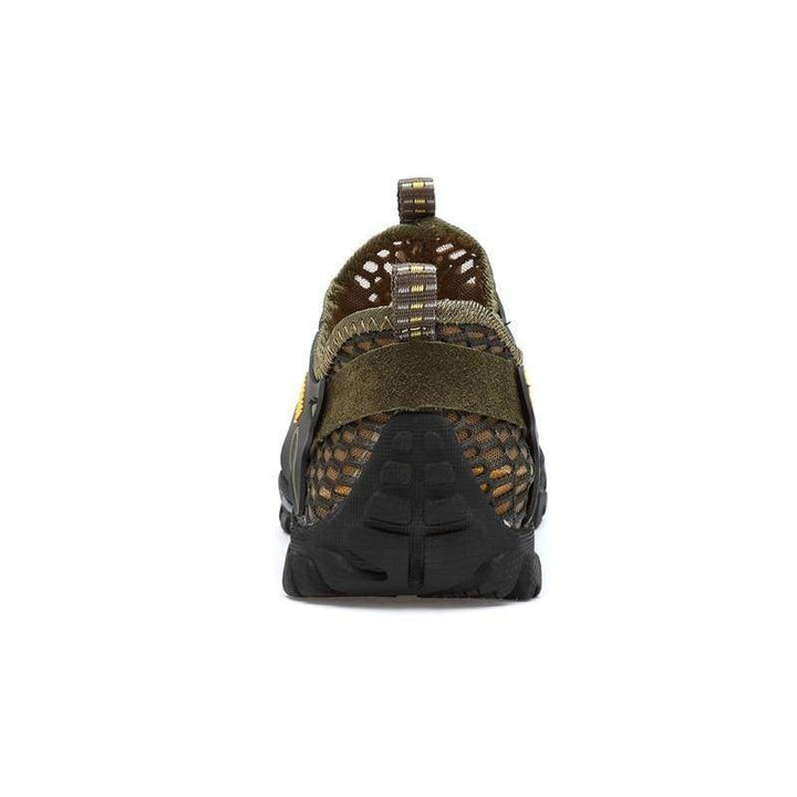 Men's anti-slip climbing shoes, perfect for rugged trails and outdoor adventure hiking.