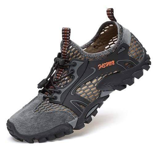 High-performance men's trekking shoes, breathable and lightweight for optimal hiking comfort.