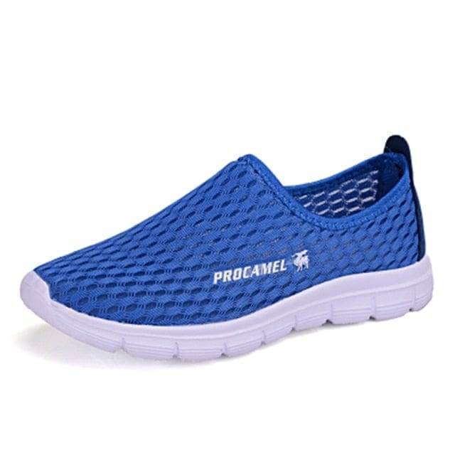 Men's adventure-ready tactical hiking shoes made of breathable leather, front view with laces