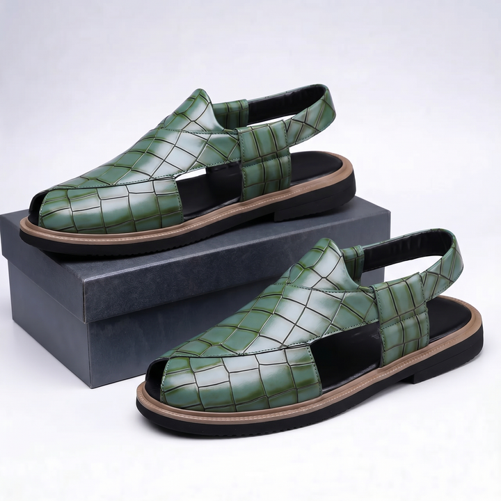 Stylish & durable men's Brenton summer shoes, great for outdoor adventures & comfort.