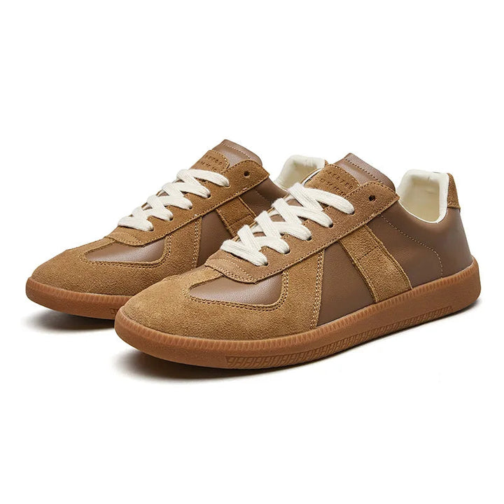 Men's casual lace-up sneakers, comfortable non-slip low top for everyday walking.
