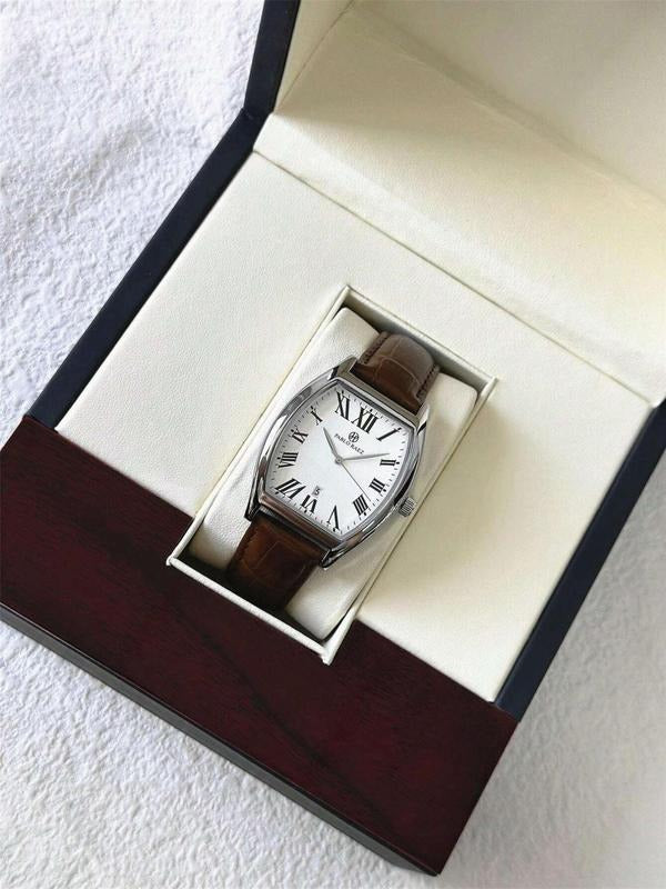 Men's sophisticated daily analog watch, perfect accessory for work or casual elegance.
