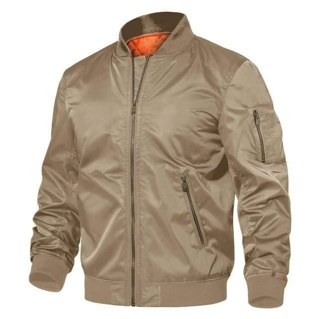 Detail of men's pilot jacket pocket with zipper, classic design, ideal for a functional fall jacket