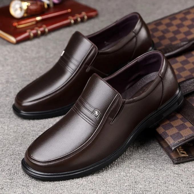 Men's formal business slip-on shoes, combining comfort and professional style for the modern man.