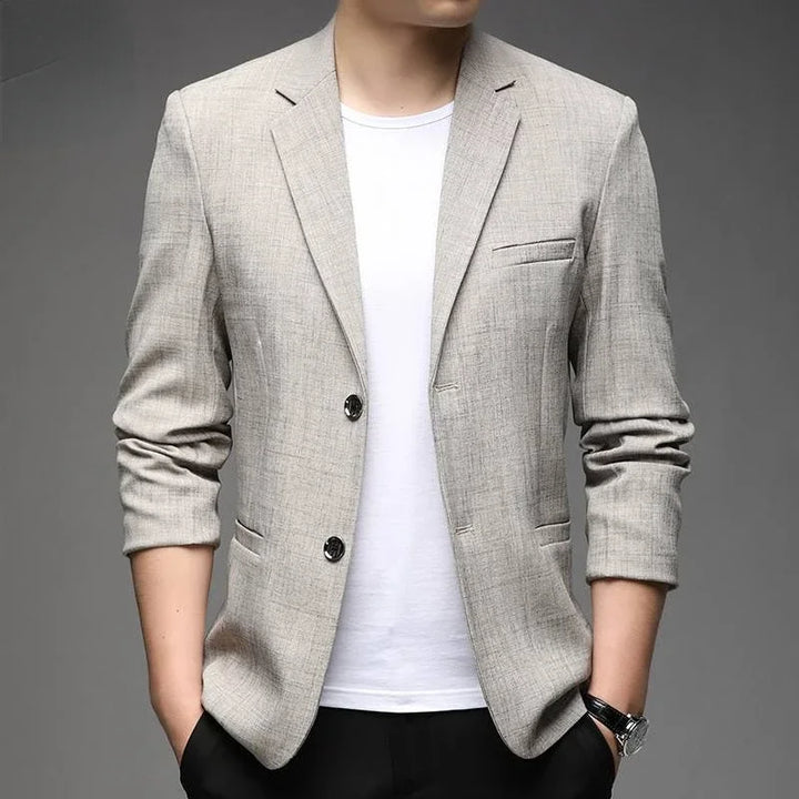 Elegant men's formal blazer, ideal for business meetings & sophisticated events. A key piece for sharp style.