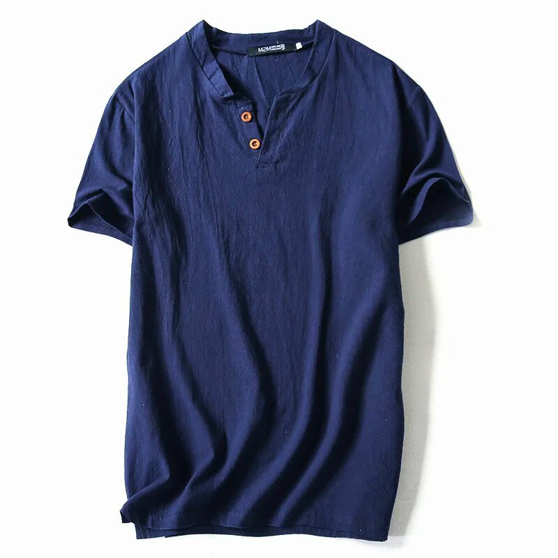 Versatile men's V-neck t-shirt for casual wear. Comfortable short sleeve top, ideal for summer outfits.