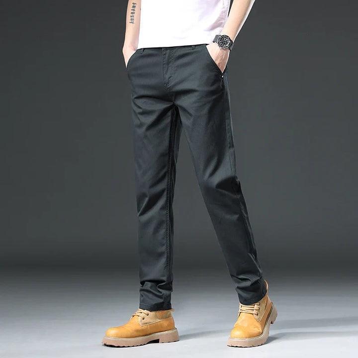 Men's versatile everyday pants featuring all-day comfort & flexible fit, suitable for various casual occasions.