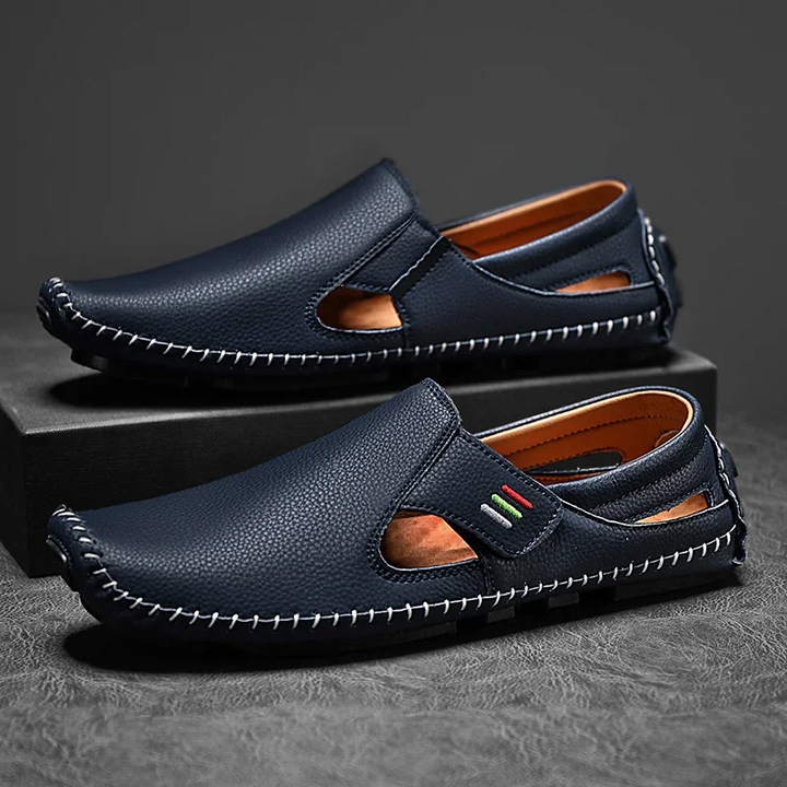 Casual men's orthopedic sandals, adjustable strap for comfort & support, perfect for daily wear.