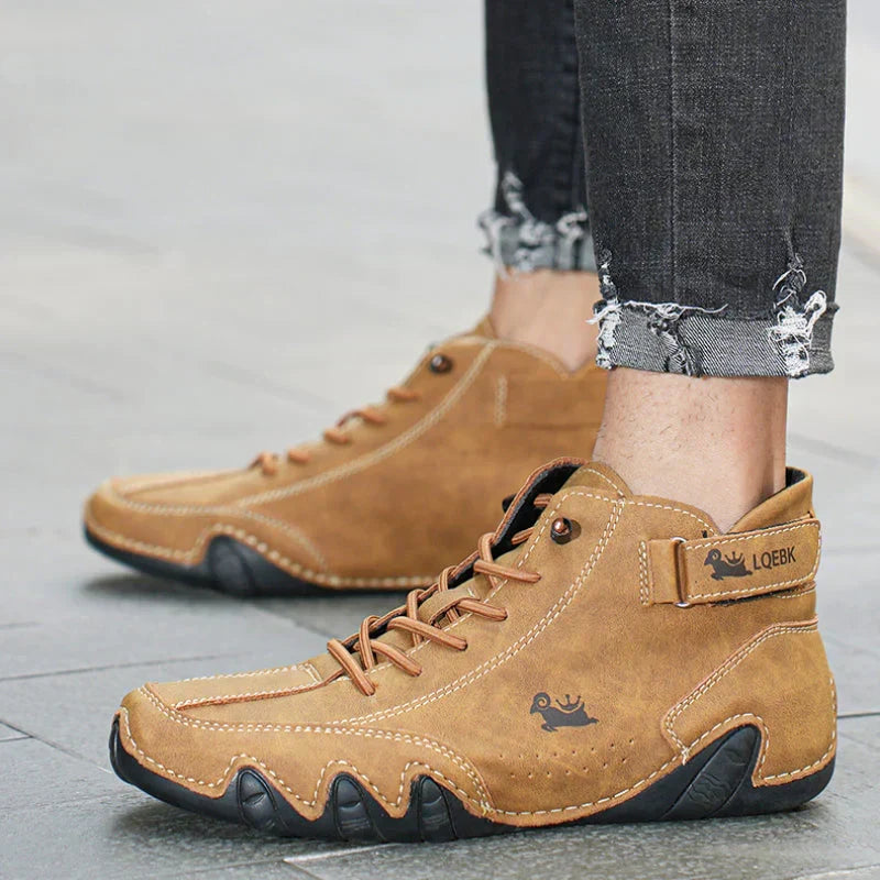 Stylish men's barefoot shoes offering ultimate comfort and natural walking feel, perfect for everyday.
