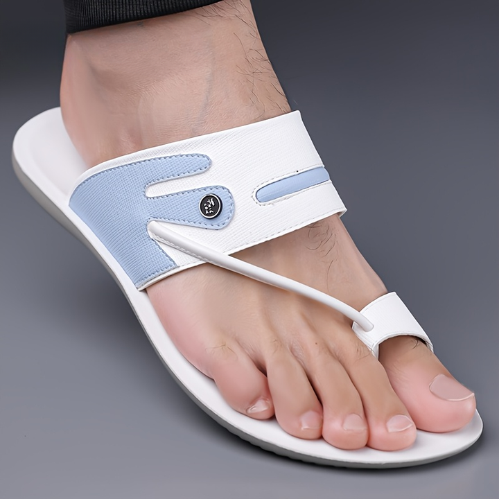 Men's open-toe walking sandals with soft straps, ideal for warm weather comfort.
