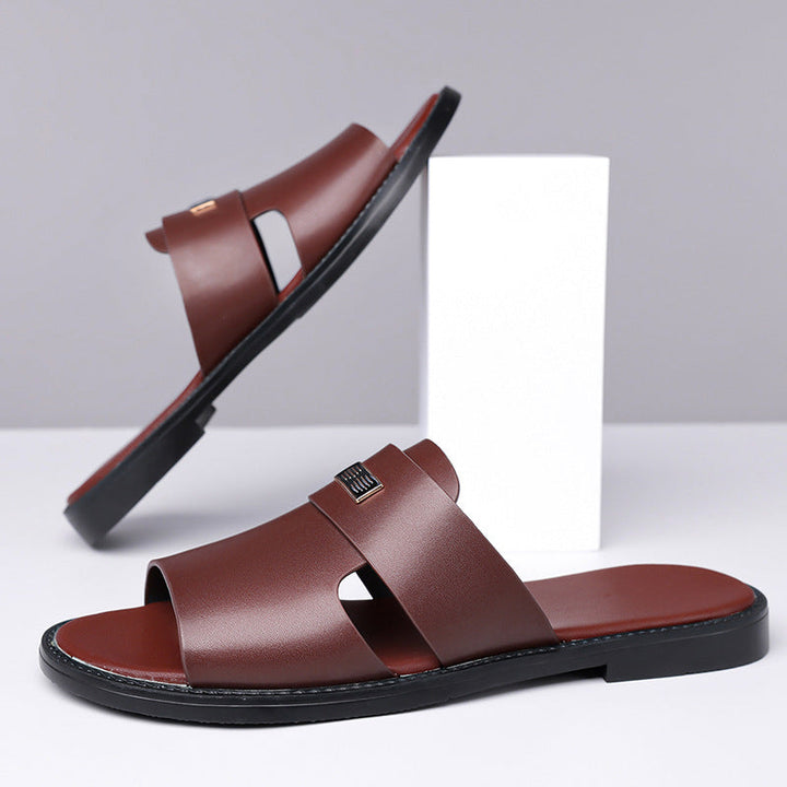 Casual men's slip-on sandals, open-toe design for ultimate comfort and summer style.