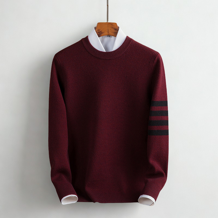 Versatile men's cozy pullover sweater with long sleeves, perfect for casual warmth in fall and winter.