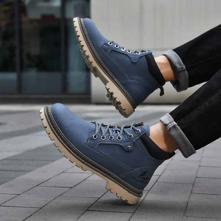 Premium men's rugged ankle boots, perfect for all-terrain hiking and casual outdoor use.