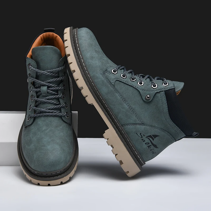 Men's urban and outdoor ankle boots, durable and comfortable for everyday adventure.