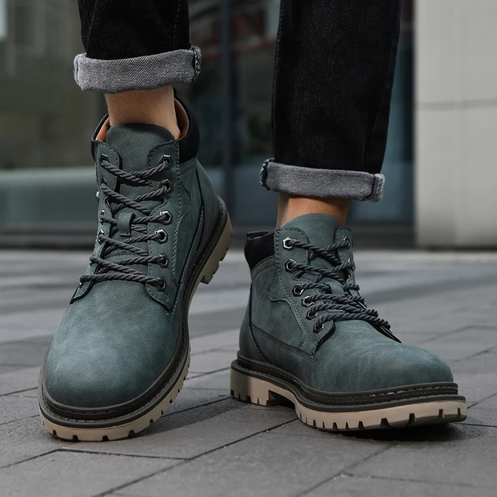 Hard-wearing men's ankle boots, providing excellent traction for all-terrain exploration.