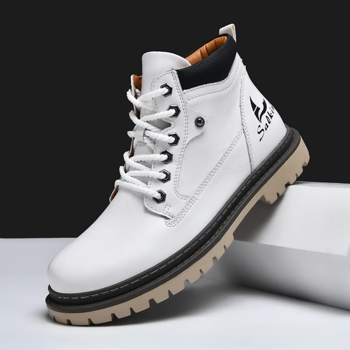 Men's durable walking ankle boots, perfect for long hikes and comfortable urban use.